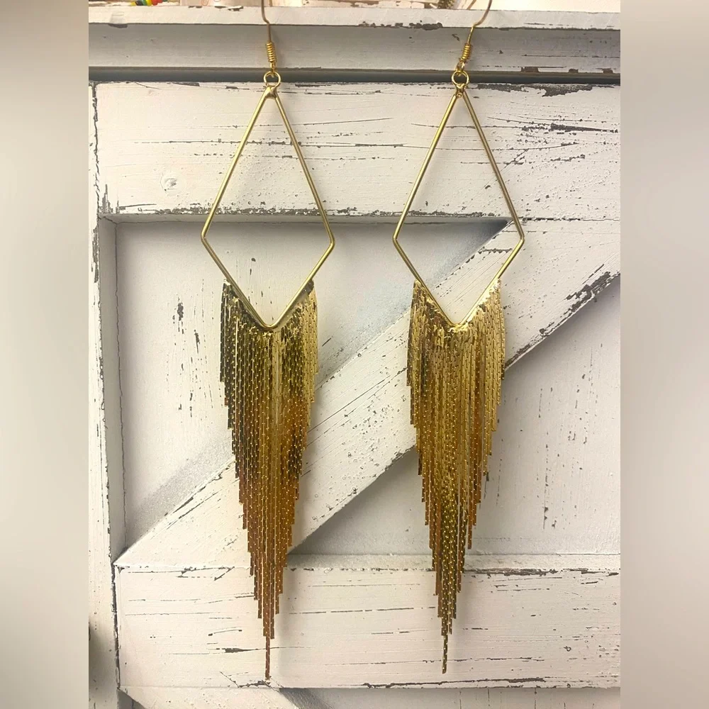New: gold statement earrings - Picture 1 of 3